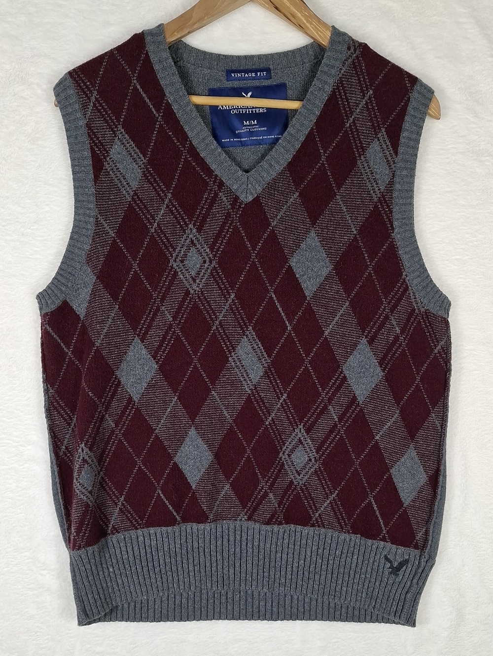 Vintage American Eagle Outfitters Mens Burgundy & Gray V-Neck Sweater Vest